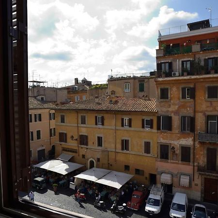 Livia B&B - Trastevere ローマ エクステリア 写真