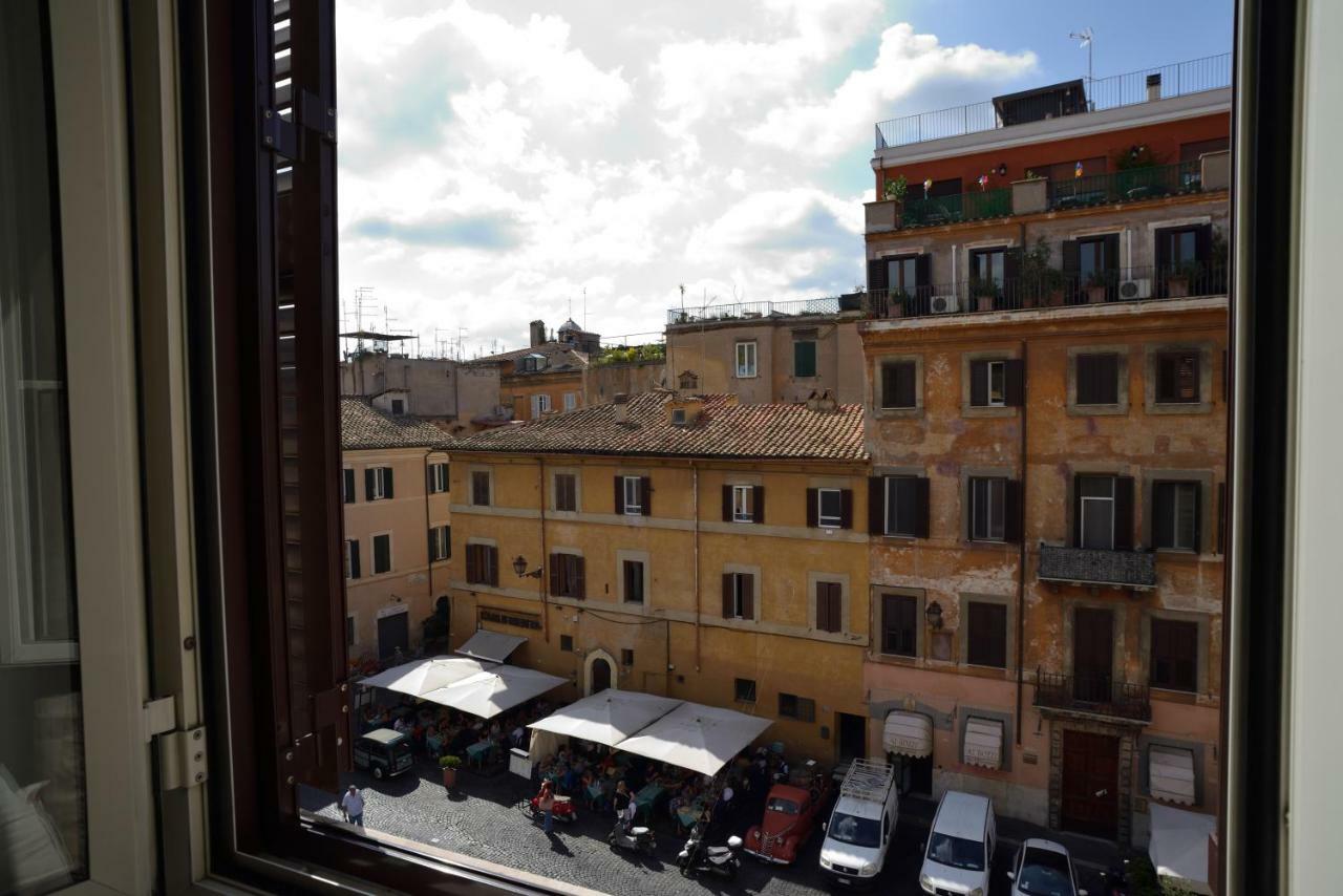 Livia B&B - Trastevere ローマ エクステリア 写真