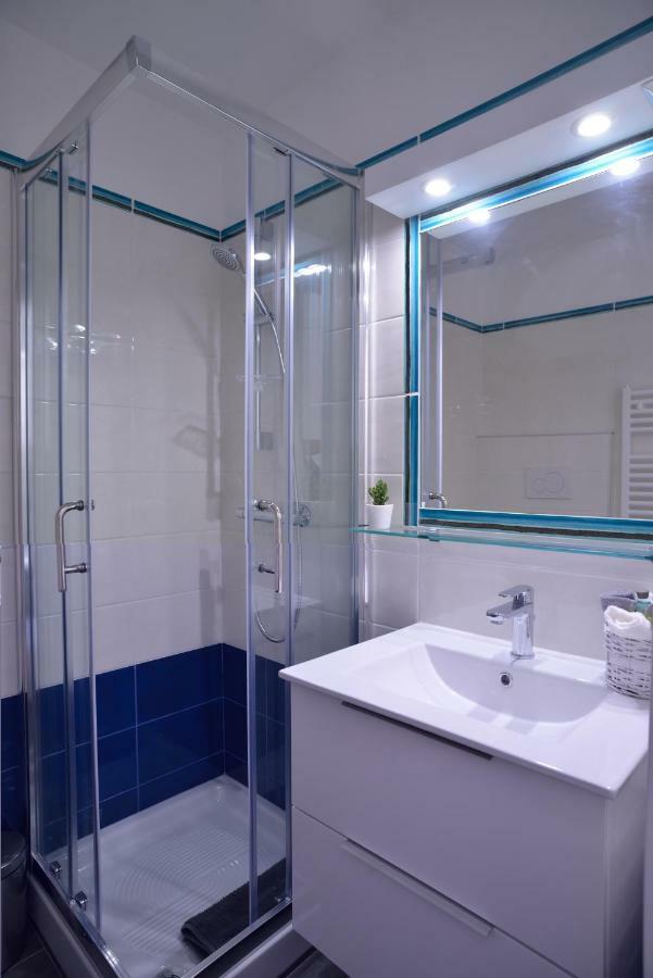 Livia B&B - Trastevere ローマ エクステリア 写真