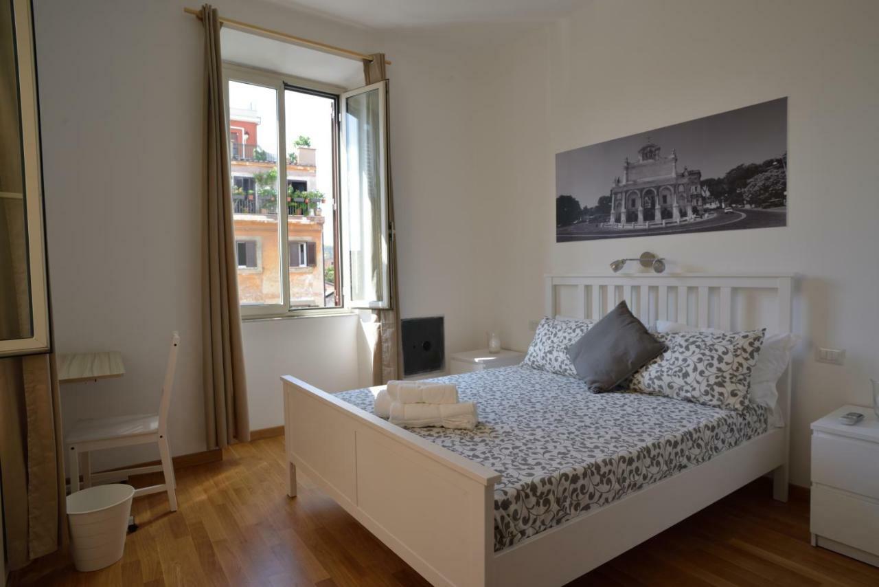 Livia B&B - Trastevere ローマ エクステリア 写真