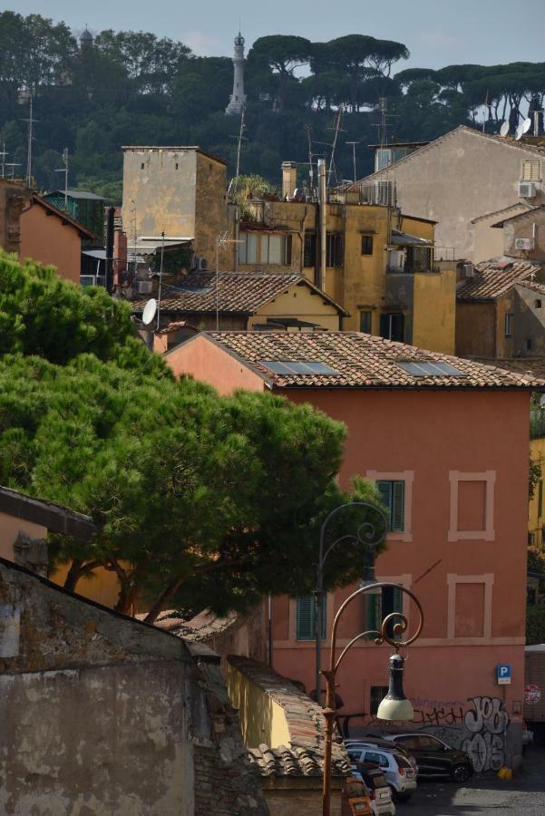 Livia B&B - Trastevere ローマ エクステリア 写真