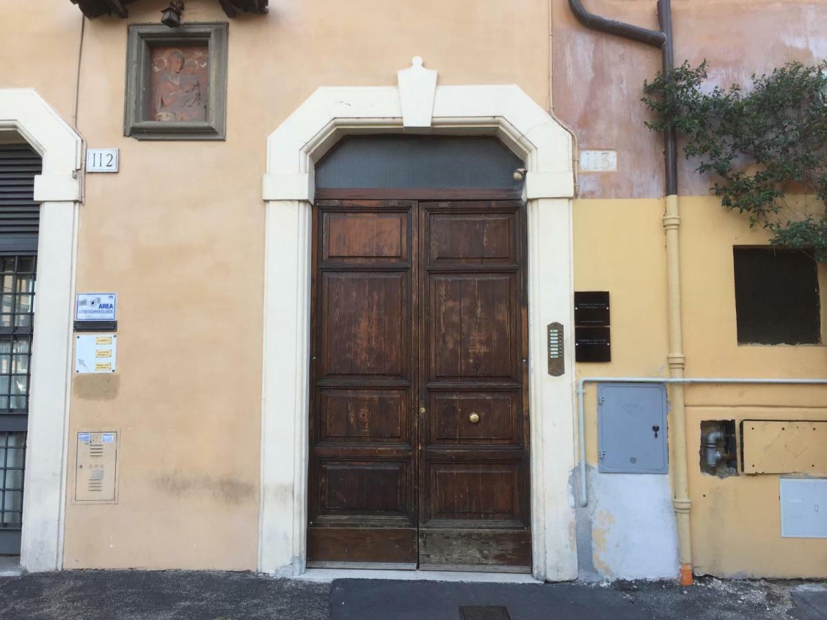 Livia B&B - Trastevere ローマ エクステリア 写真